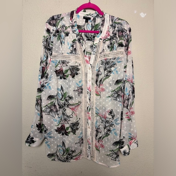 Torrid Floral Cream Chiffon Clip Dot Crochet Trim V-Neck Button Up Blouse 3X - Picture 2 of 11